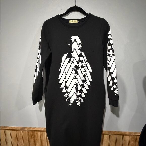 Korean Streetwear Graphic Sweatshirt Midi Dress with Pockets - Black/White - Med - Picture 9 of 9